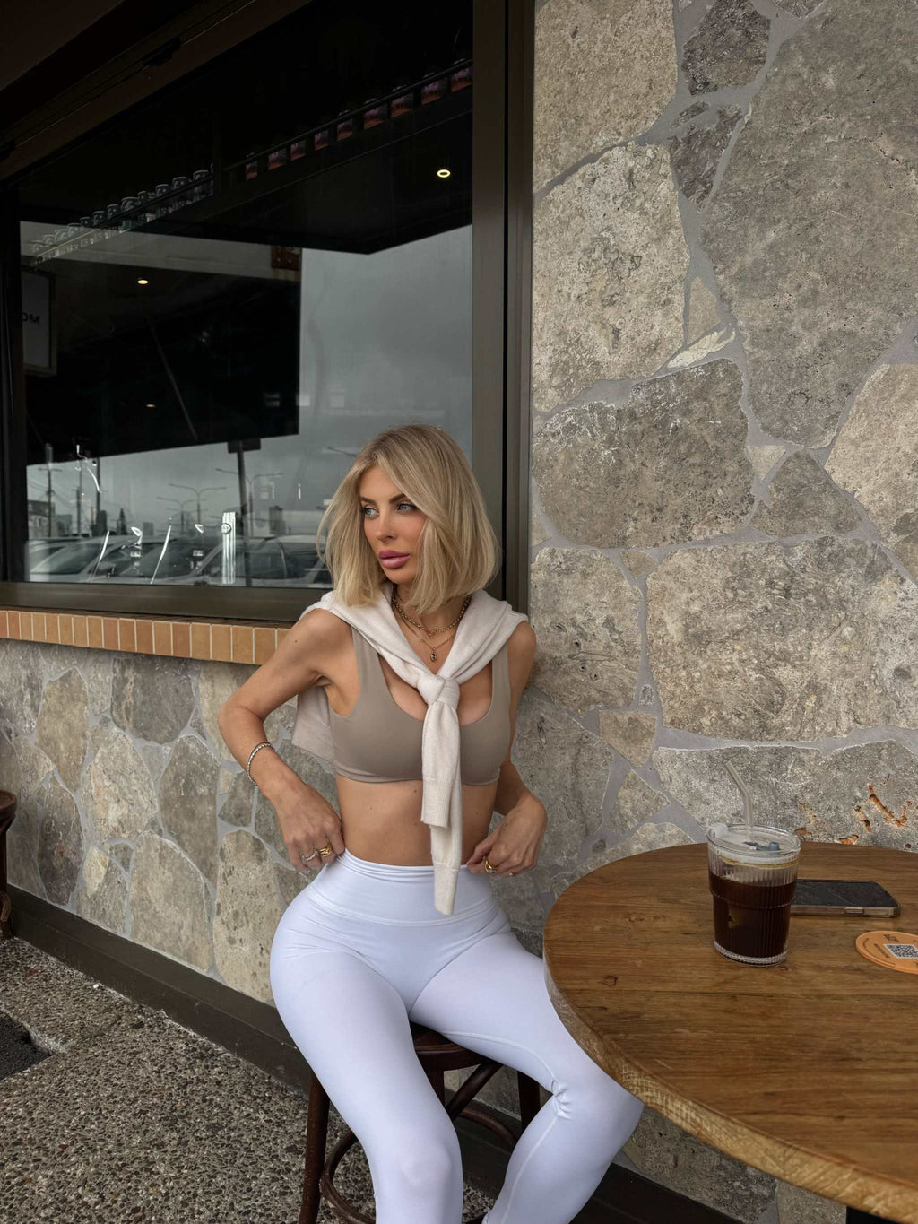 Ari Contour Crop